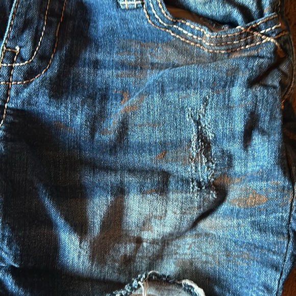 Shorts - Picture 5 of 7